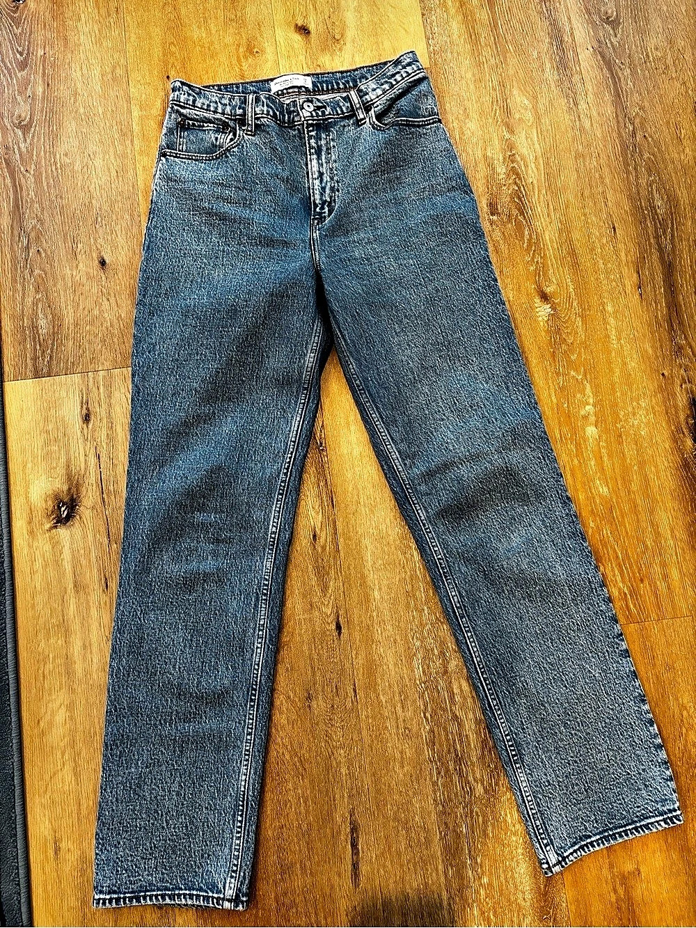 Abercrombie & Fitch The '90s Straight Ultra High Rise Jean Jeans Blue Waist 29